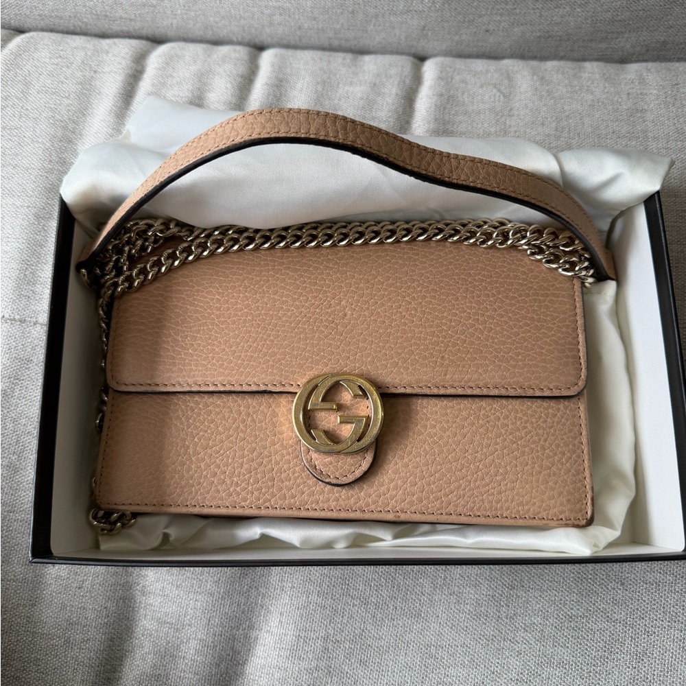Gucci Pebbled Leather Crossbody in Tan with Gold Hardware